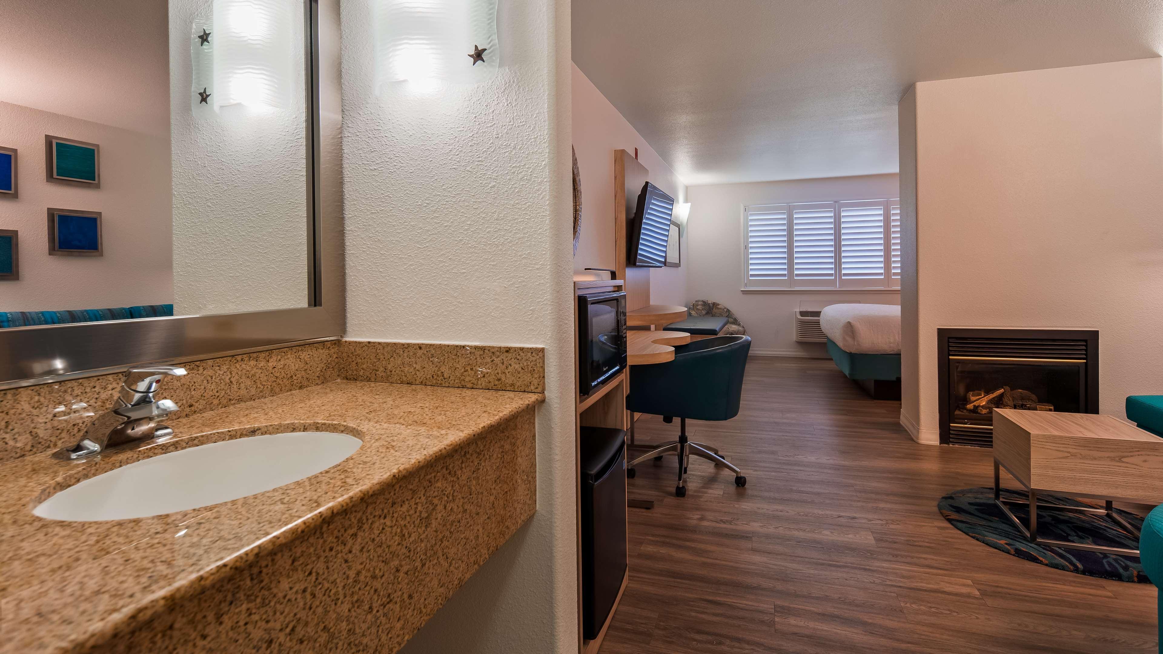 Hotel Western By-the-sea & 3*